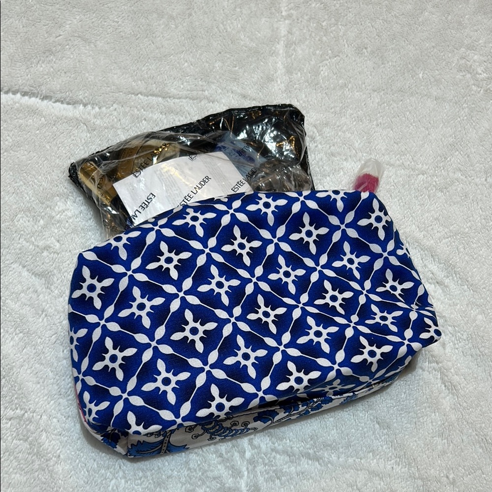 NWT Estée Lauder Blue and White Cosmetic Bag